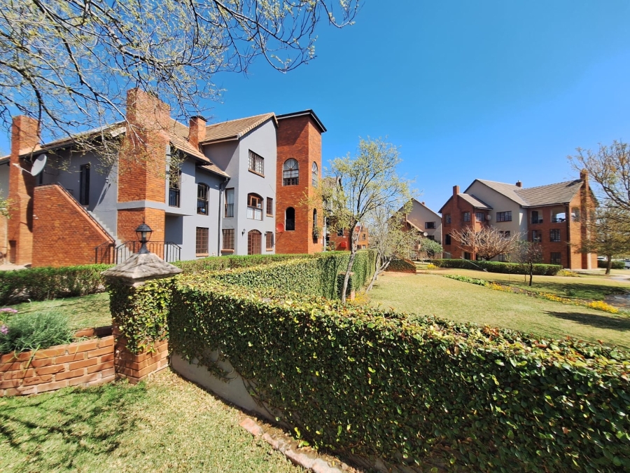 To Let 3 Bedroom Property for Rent in Meerhof North West